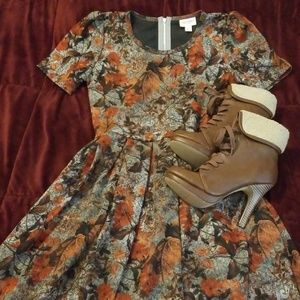 LulaRoe Amelia XS Grey Leaves